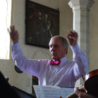 Mark Deller conducting